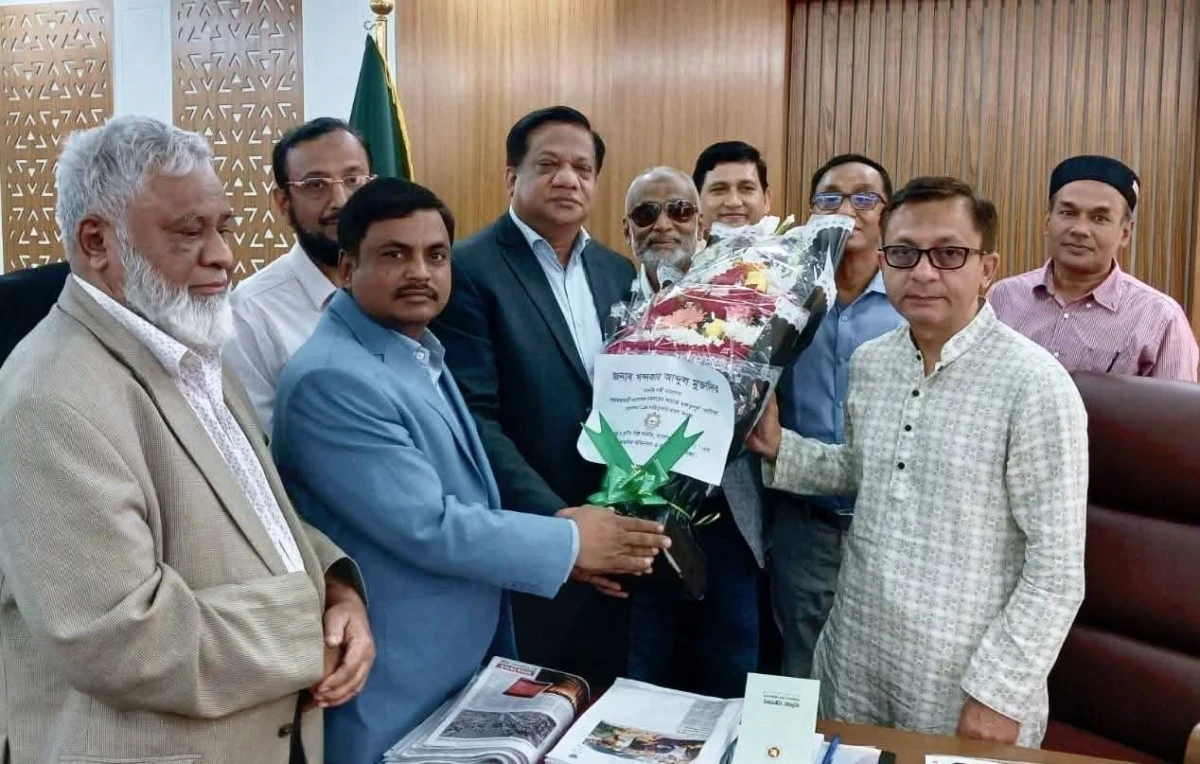 জনাব খন্দকার আব্দুল মুক্তাদির মাননীয় মন্ত্রী মহোদয়  গণপ্রজাতন্ত্রী বাংলাদেশ সরকারের অত্যন্ত গুরুত্বপূর্ণ "বাণিজ্য, শিল্প এবং বস্ত্র ও পাঠ মন্ত্রণালয়”-এর দায়িত্বভার গ্রহণ করায় "জাতীয় ক্ষুদ্র ও কুটির শিল্প সমিতি, বাংলাদেশ (নাসিব) "-এর পক্ষ থেকে আন্তরিক অভিন